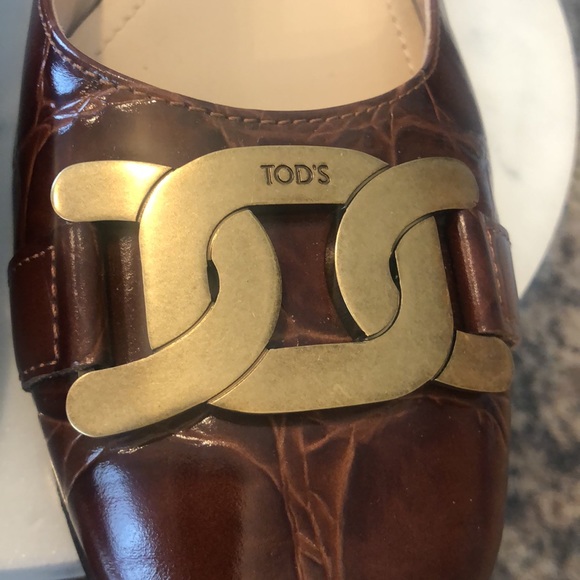 Tods Embossed Alligator Block Heel Kate Pumps - Picture 5 of 16